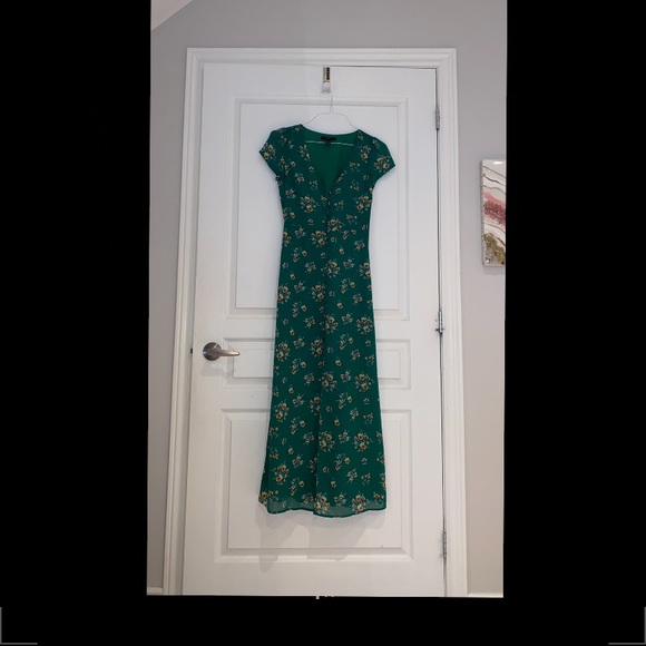 Forever 21 Maxi Dress - Picture 2 of 3